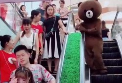 网红吃瓜挨揍视频在线观看,一场意外的网络风暴